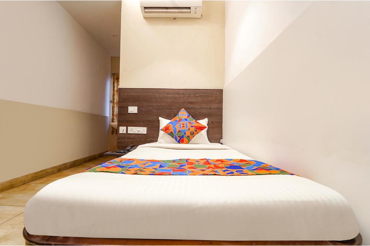 Fabhotel Karpagam - 900M From Nehru Stadium 코임바토르 외부 사진